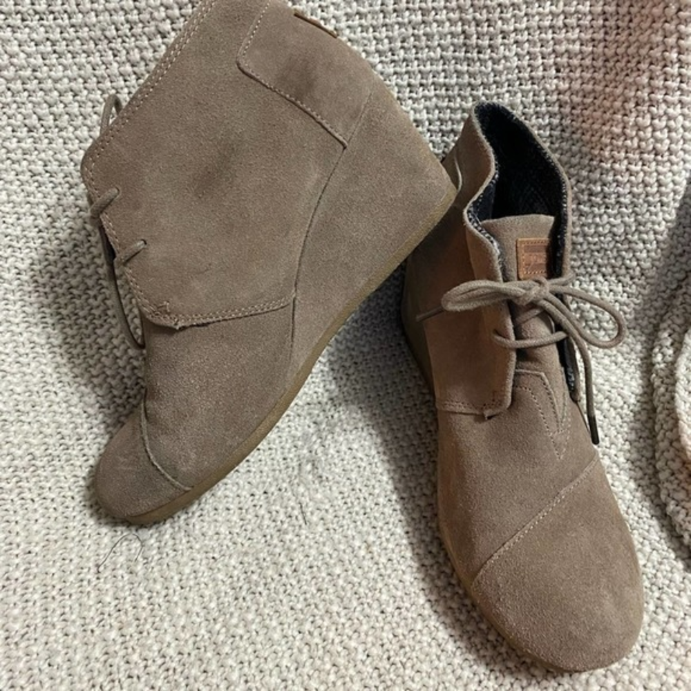 Tom’s‎ Suede High Heeled Booties, Size 10